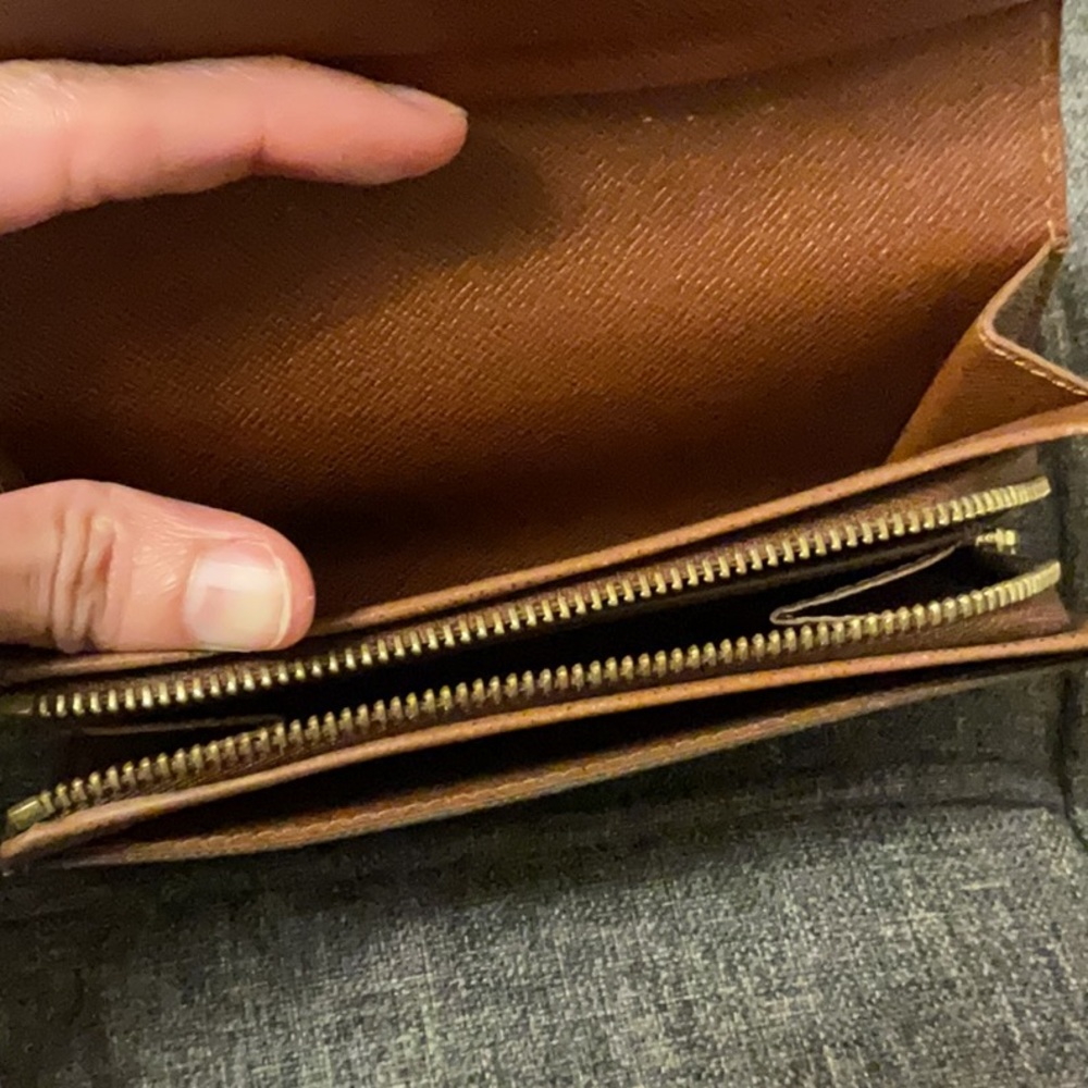 Louis Vuitton Leather Wallet With COA - Picture 13 of 16
